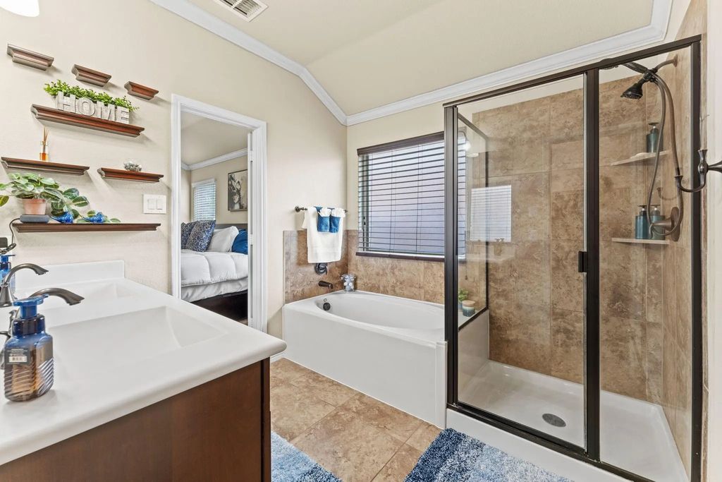8400 Sioux Trail, Aubrey