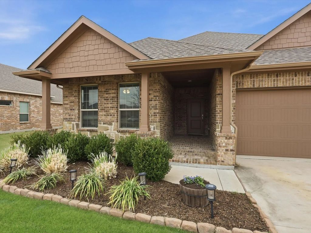 3425 Eloise Lane, Krum