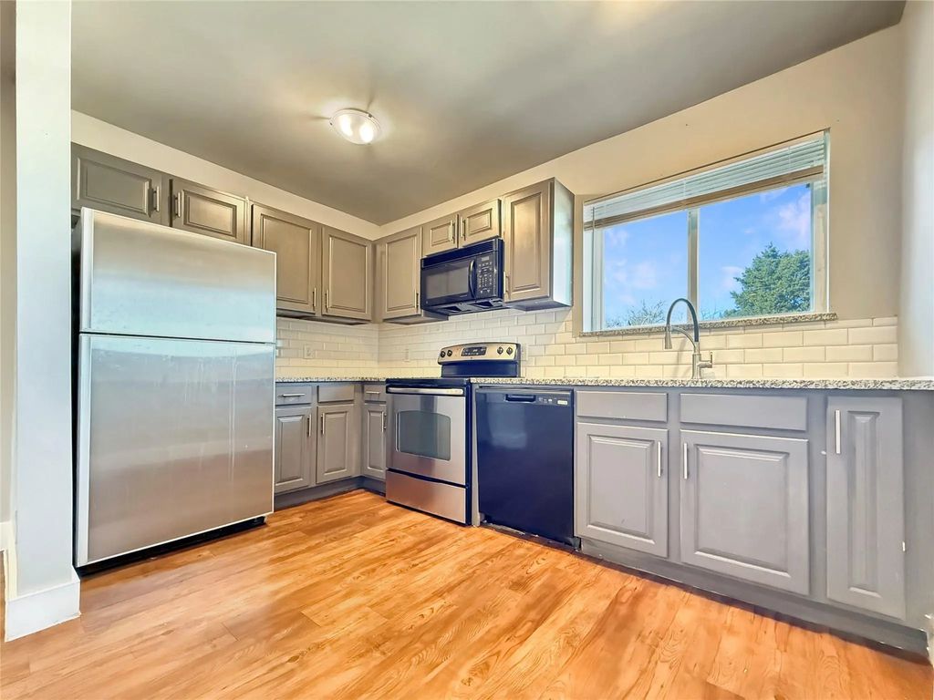 740 Edgemont Avenue 204, Dallas