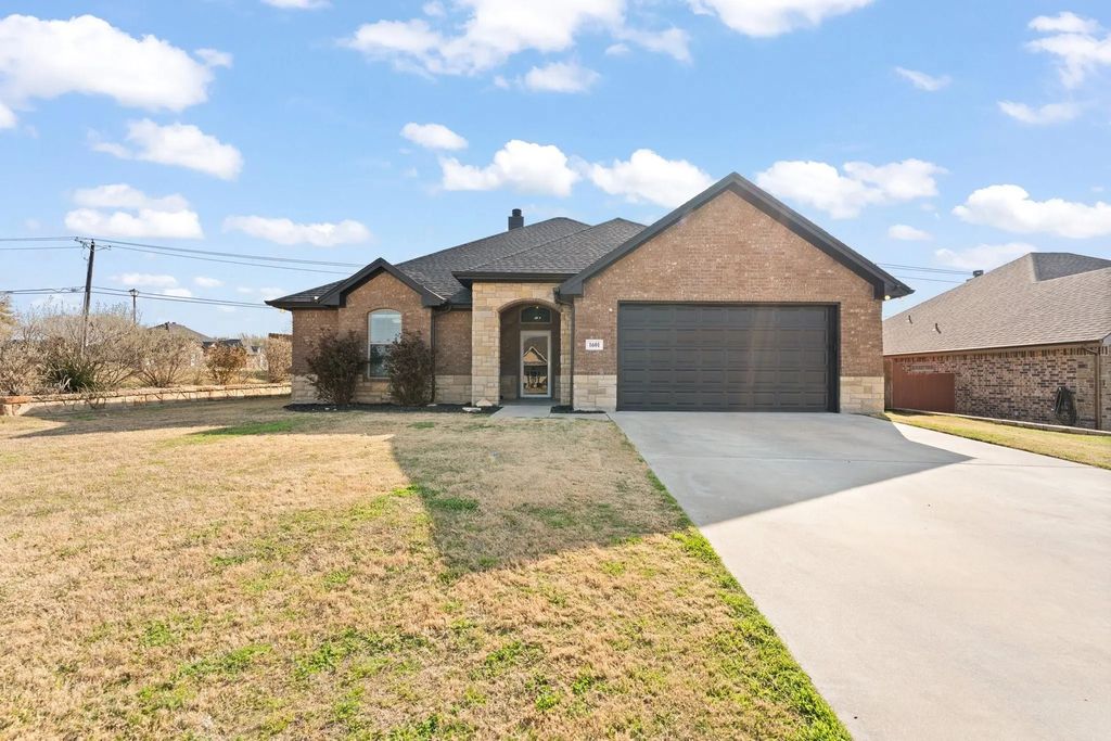 1601 Summercrest Drive, Cleburne