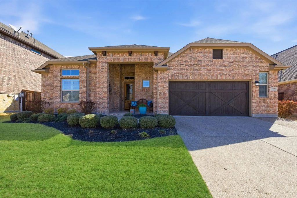 1604 Abercorn Lane, Aubrey