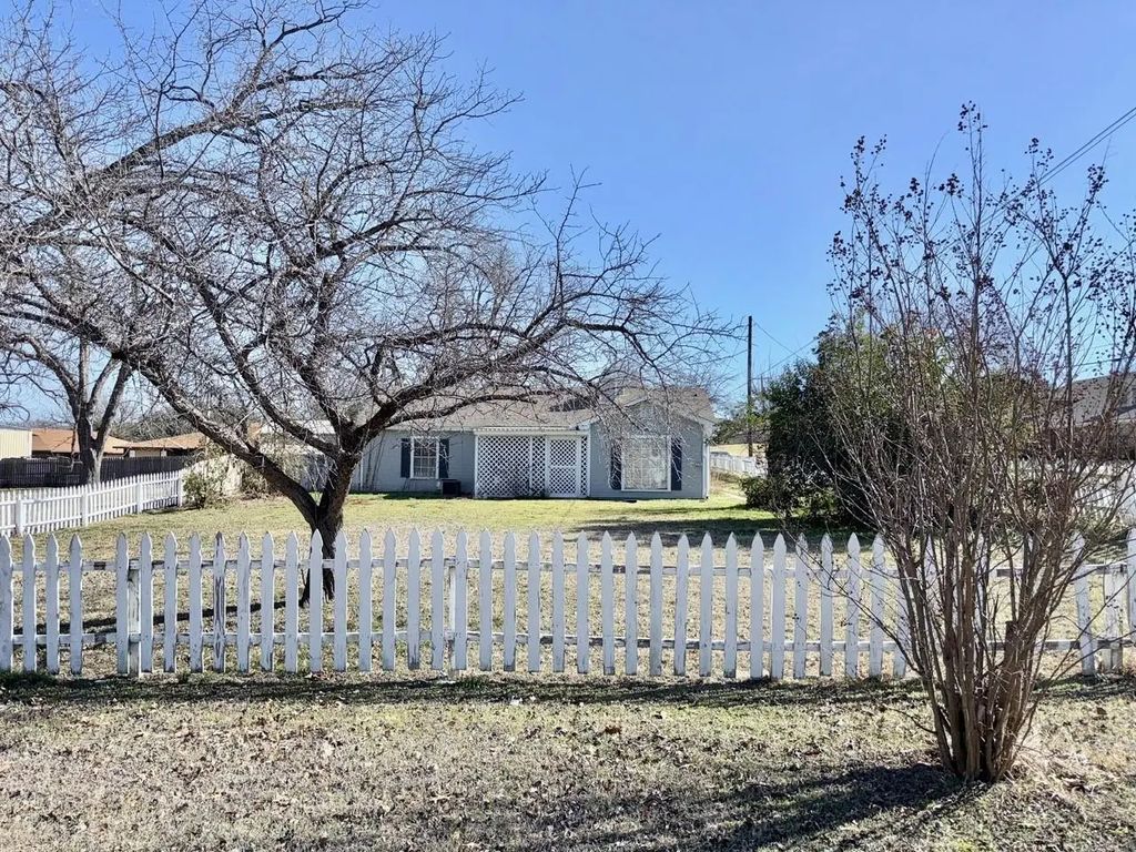 102 S Avenue Q, Clifton