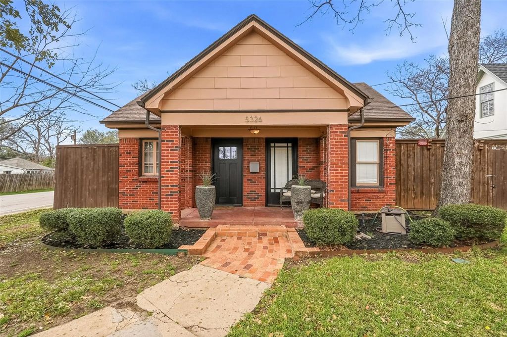 5326 Bradford Drive, Dallas