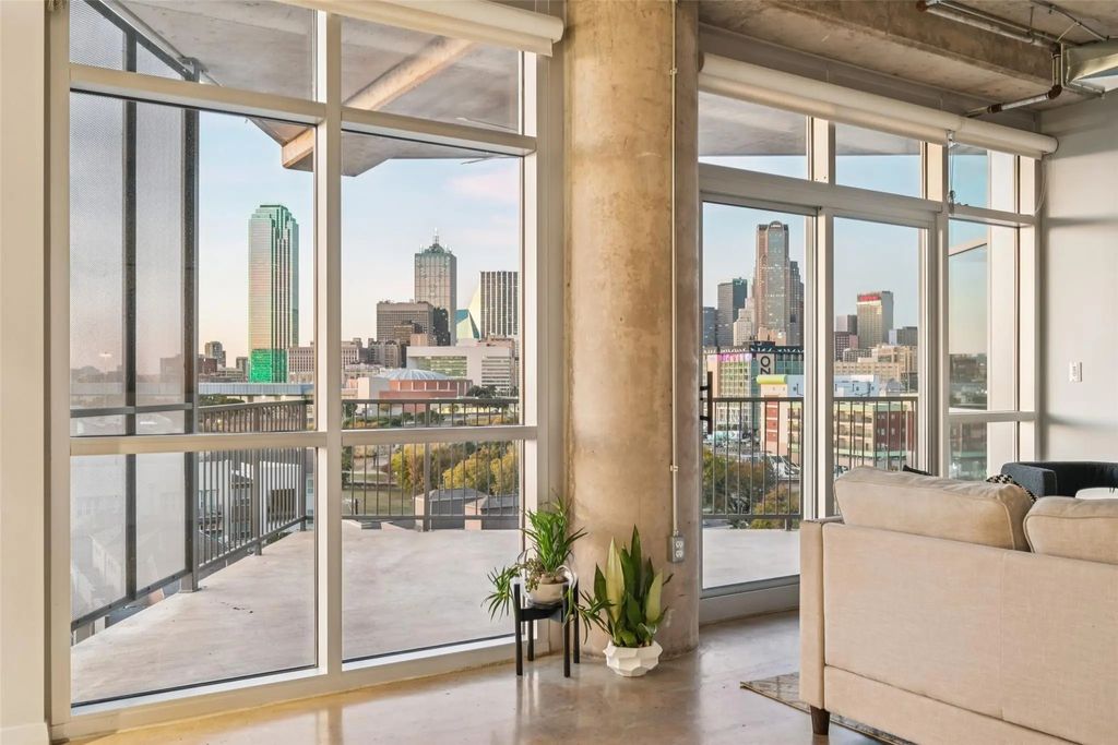 1001 Belleview Street 705, Dallas