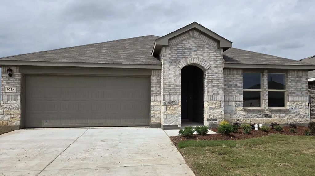 1024 Foxburg Drive, Fort Worth