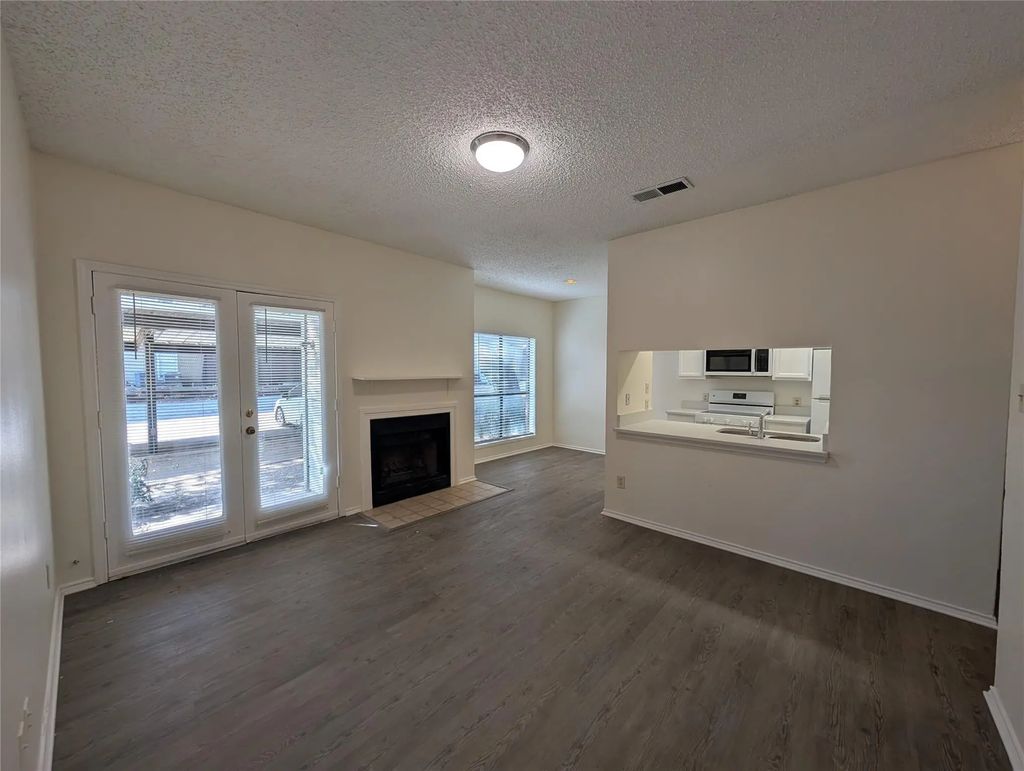 7126 Holly Hill Drive 111, Dallas
