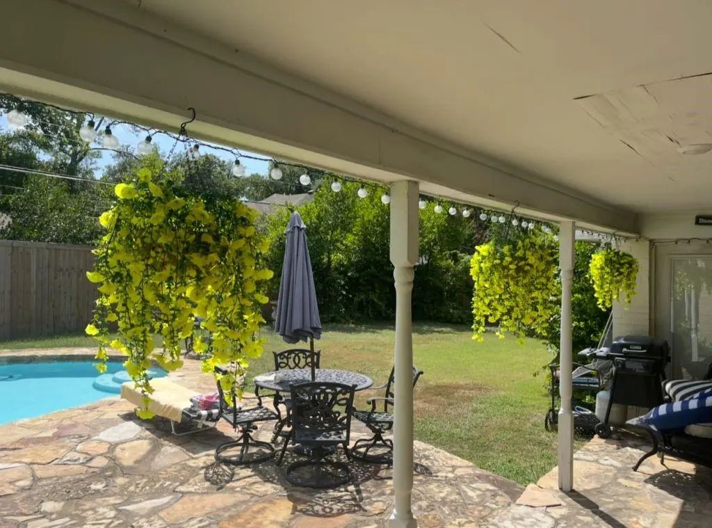 4048 Shady Hill Drive, Dallas