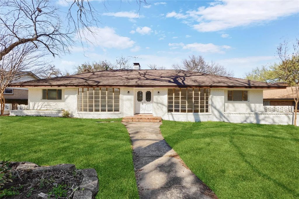 817 Brook Valley Lane, Dallas