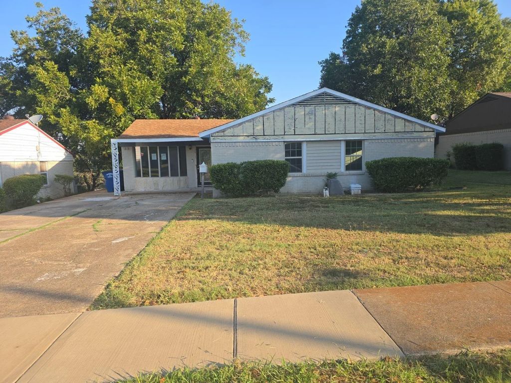 3727 Golden Hills Drive, Dallas
