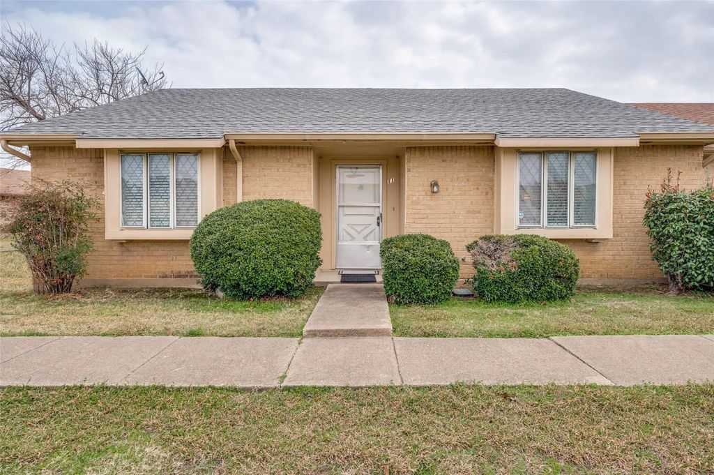 11 E Townhouse Lane 26, Grand Prairie