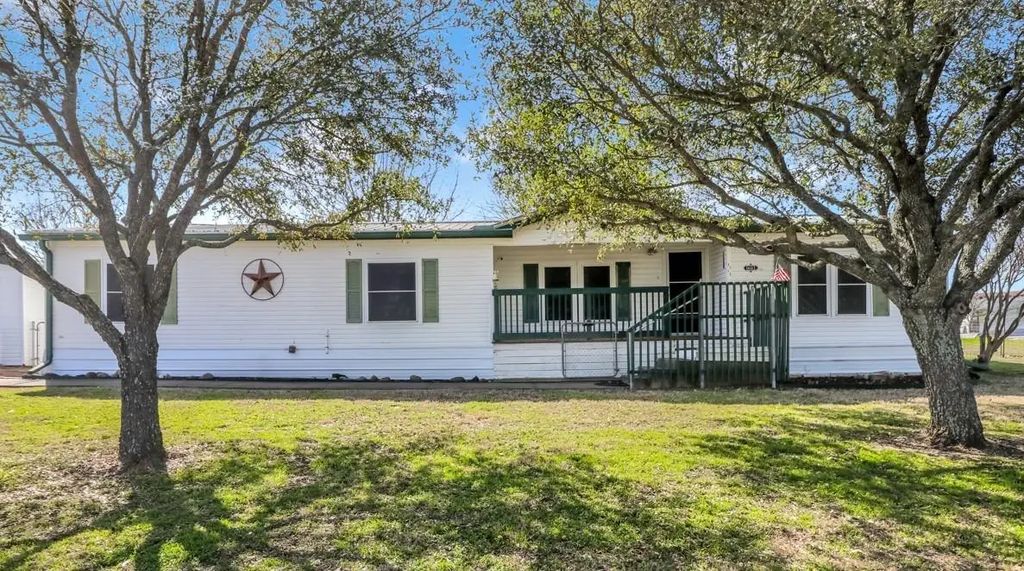 1681 County Road 2277, Quinlan