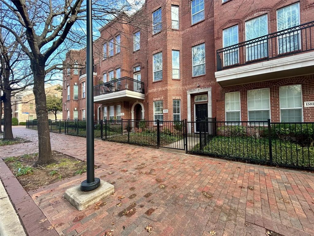 15826 Quorum Drive, Addison