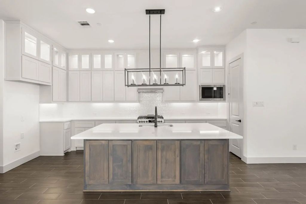 1834 Wittington Place, Farmers Branch