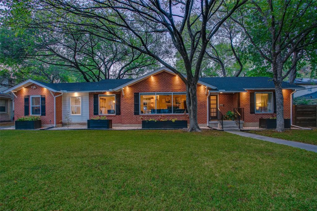 2415 Sunset Avenue, Dallas