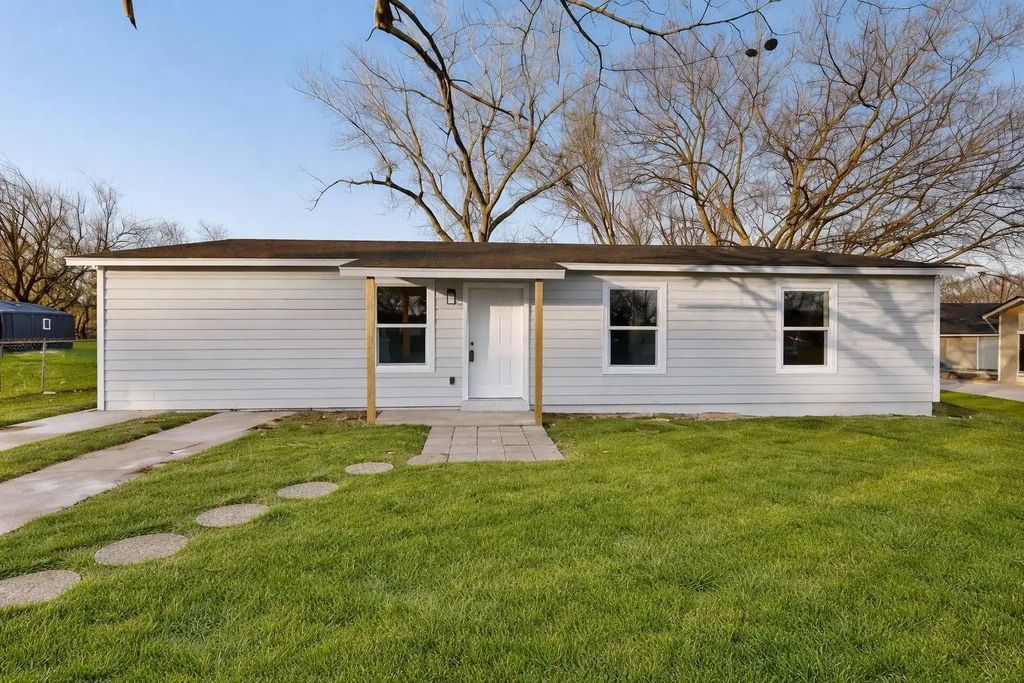 928 Hackamore Street, White Settlement