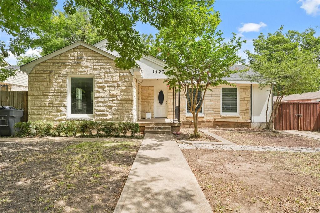 1207 Engle Avenue, Dallas