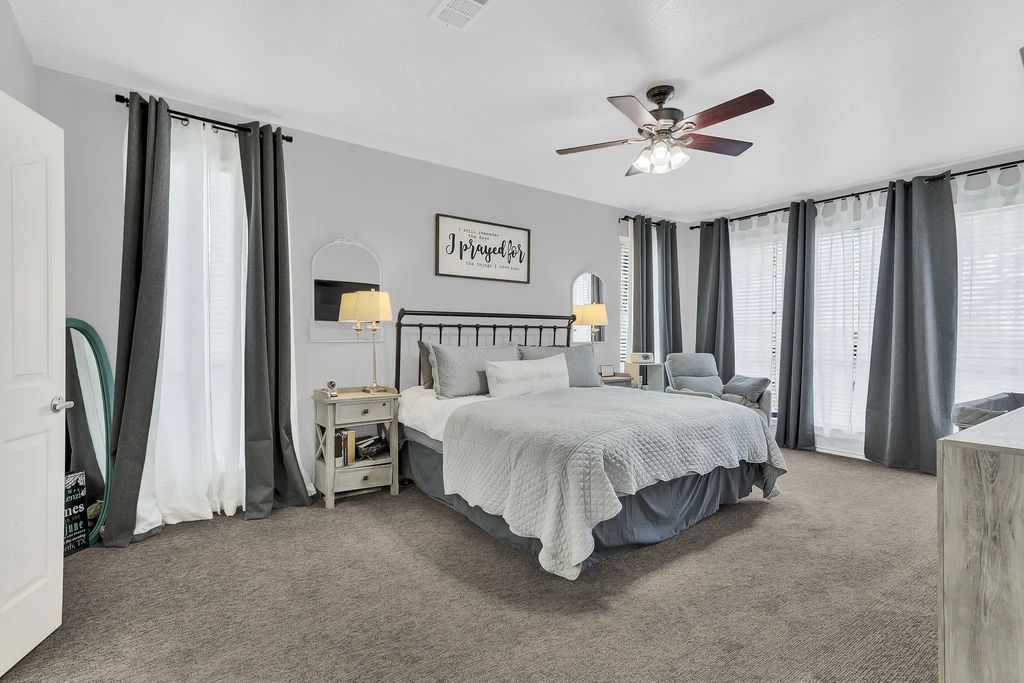 4138 Petersburg Drive, Fort Worth