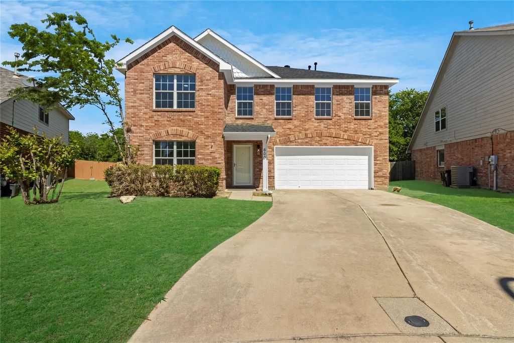 600 Kentucky Derby Lane, Fort Worth