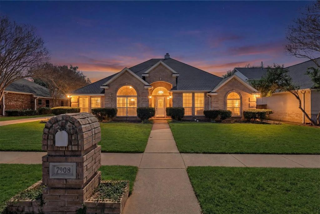 7908 Bridlewood Drive, North Richland Hills
