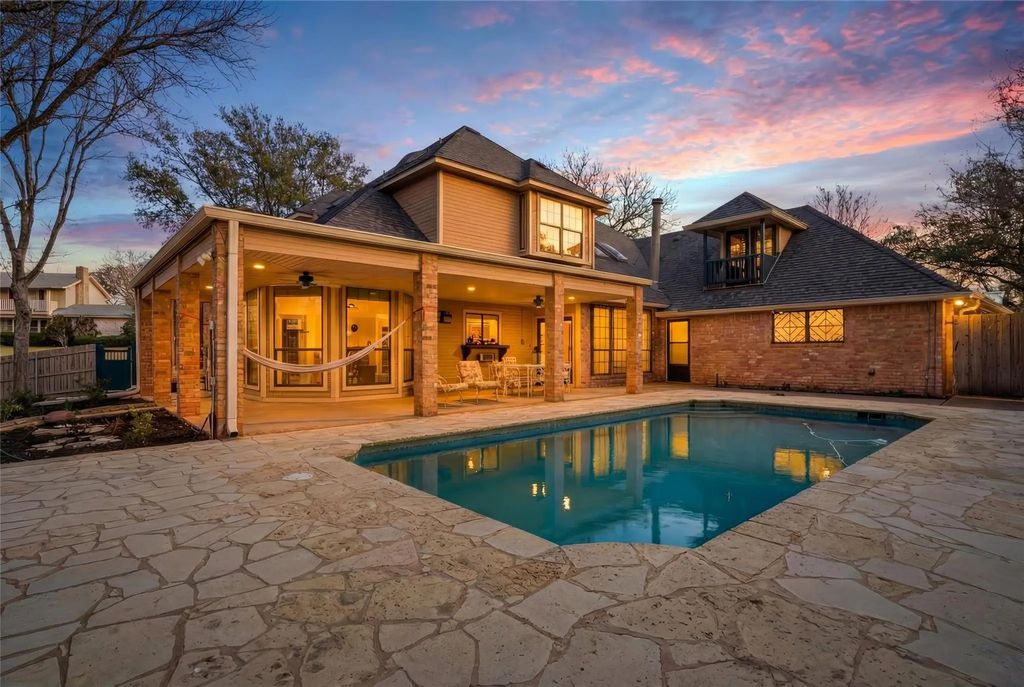 804 Wooded Crest Drive, Woodway