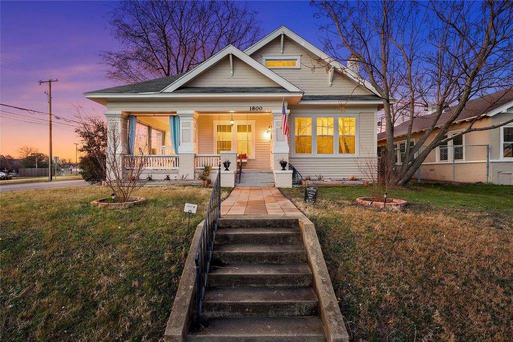 1800 Algonquin Street, Waco