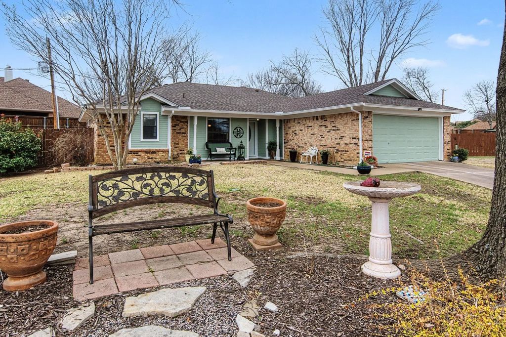 7449 Timberhill Drive, North Richland Hills