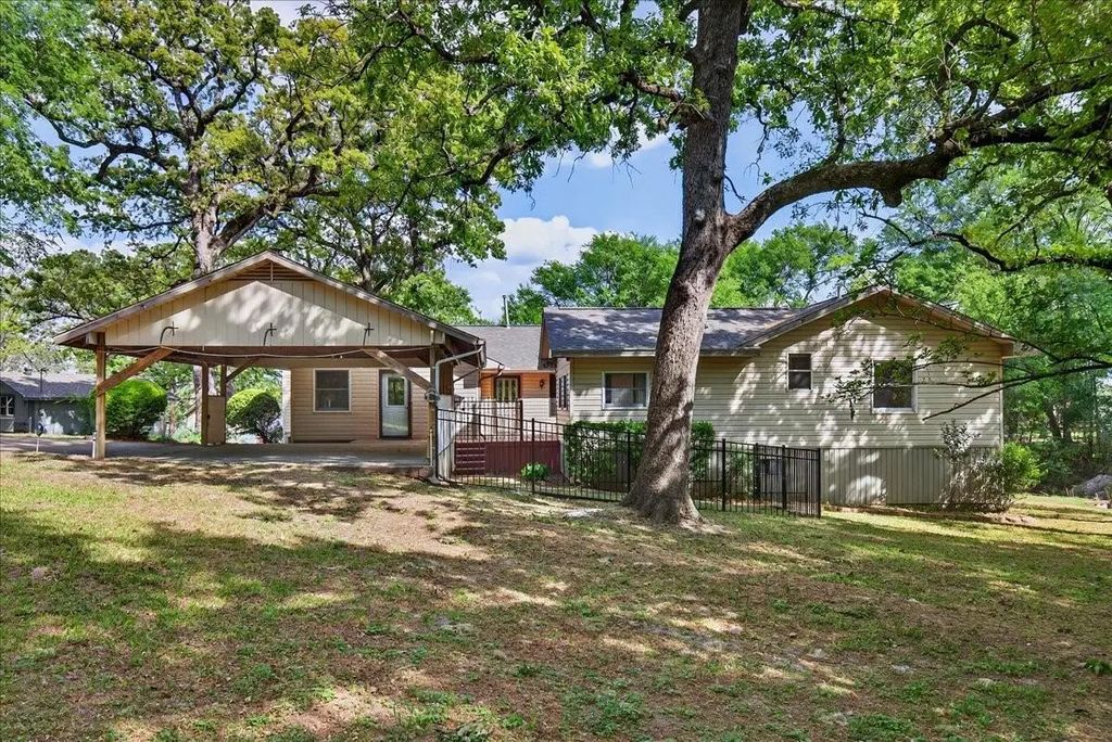 102 Summerall Drive, Mabank