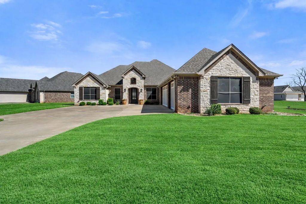 6301 Weatherby Road, Granbury