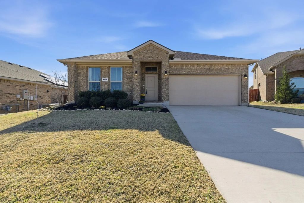 1506 Livermore, Cleburne