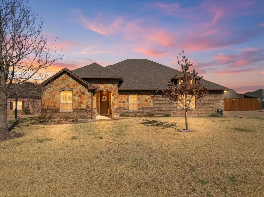 1108 Steamboat Drive, Hewitt