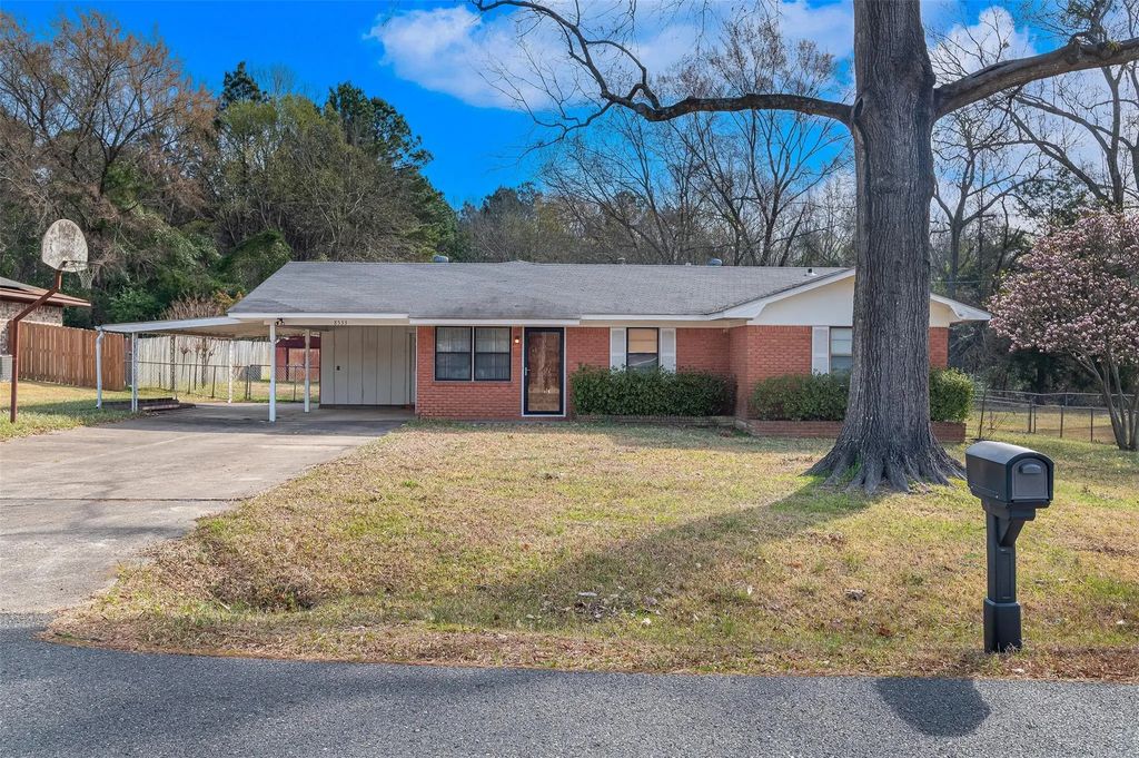 8533 Meadow Parkway Drive, Shreveport
