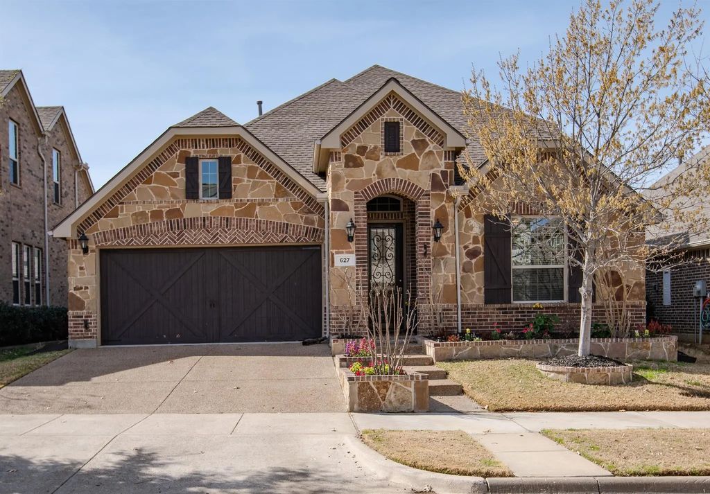 627 Bridgewater Street, Euless