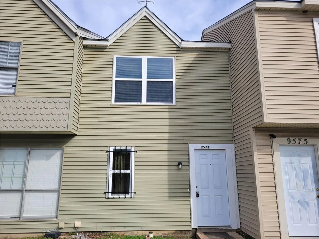 9571 Olde Towne Row, Dallas