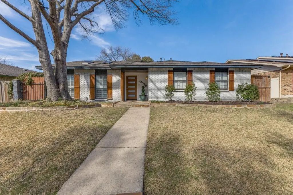 10819 Wallbrook Drive, Dallas