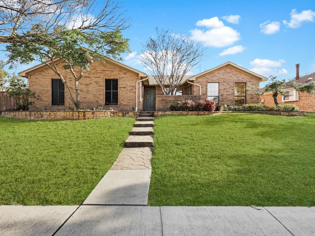 1000 Bass Drive, Plano