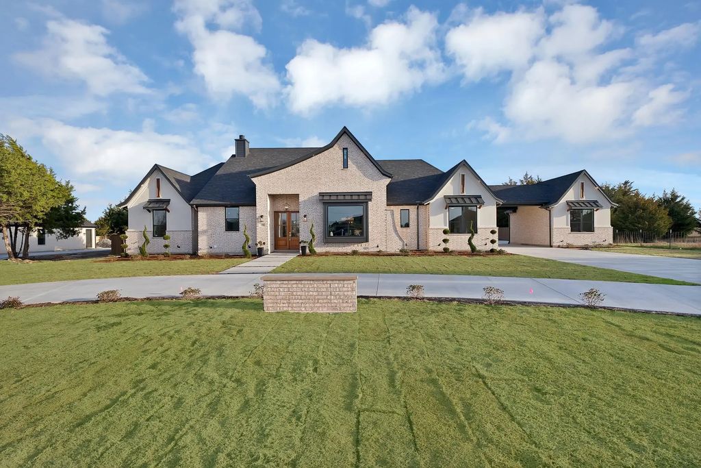 650 Gibson Road, Waxahachie