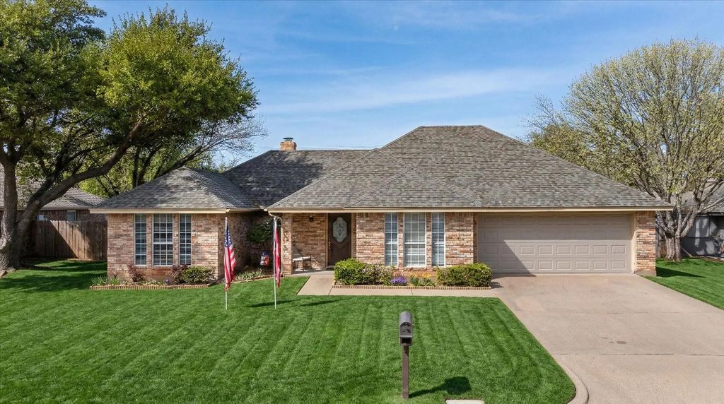 1214 Chaparral Lane, Granbury