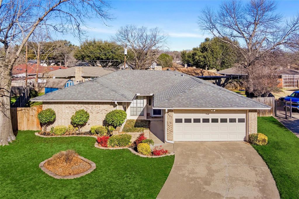 805 Cove Hollow, Irving