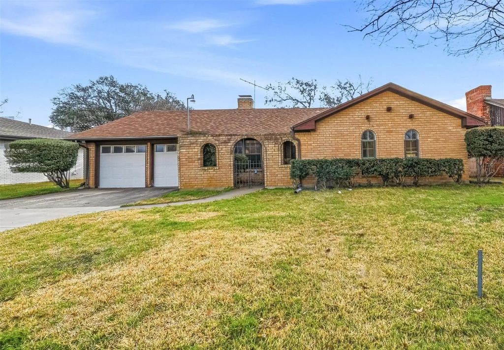 2903 Ashbury Drive, Arlington