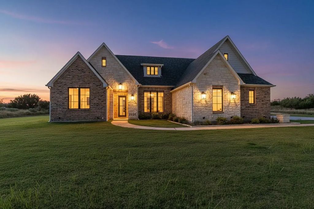 2031 Meadowlark Court, Aledo