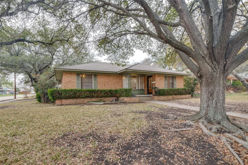 1229 Tanager Lane, Garland