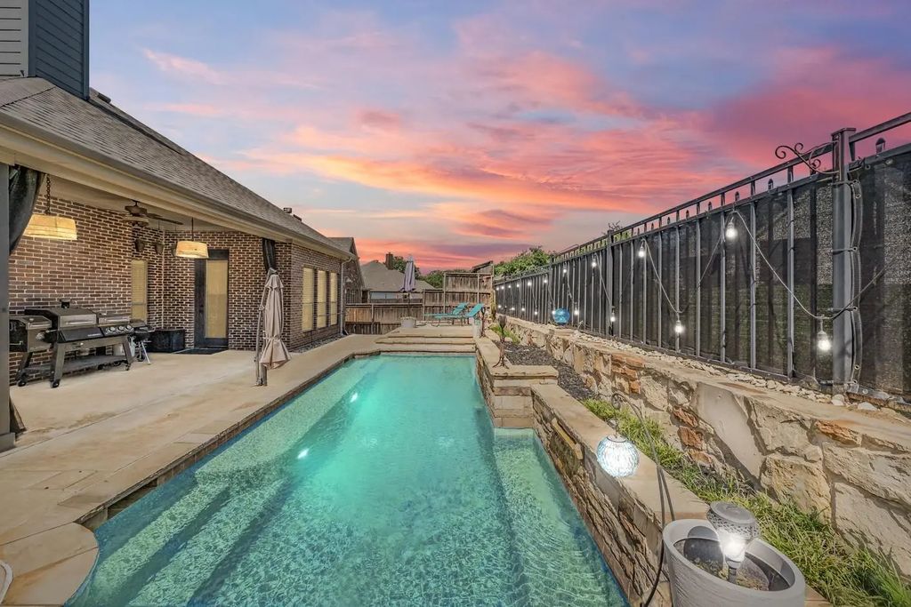 209 Thistle Ridge, Denton