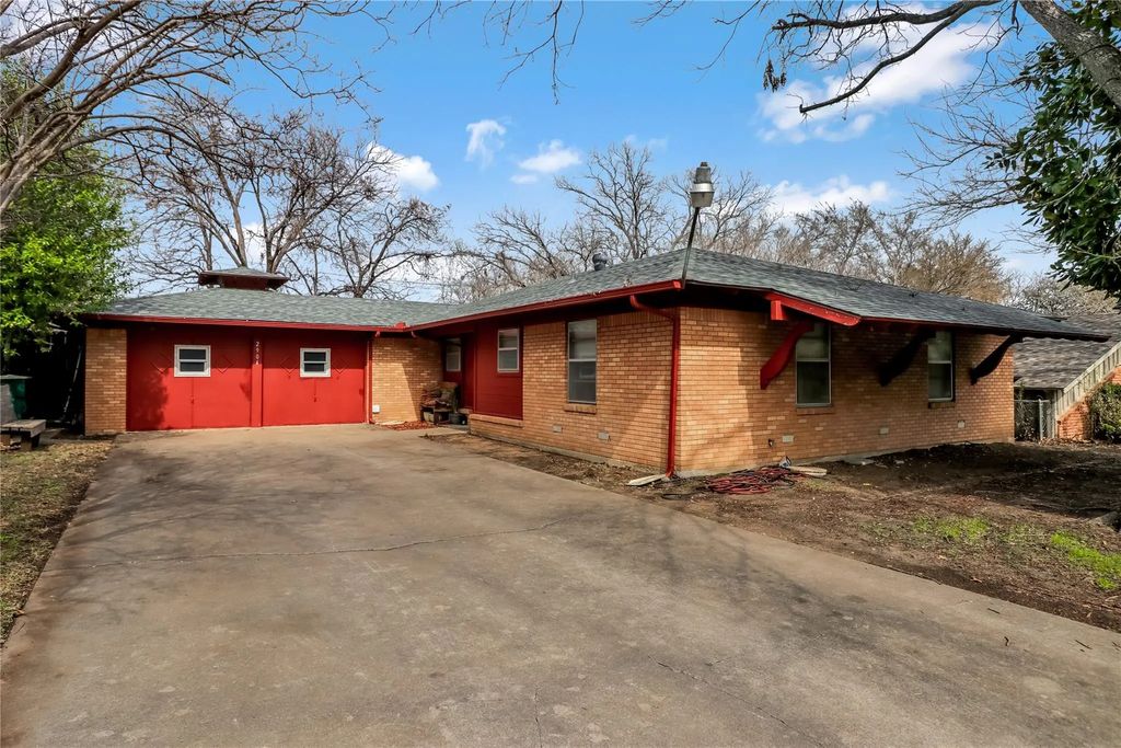 2904 Yates Street, Fort Worth