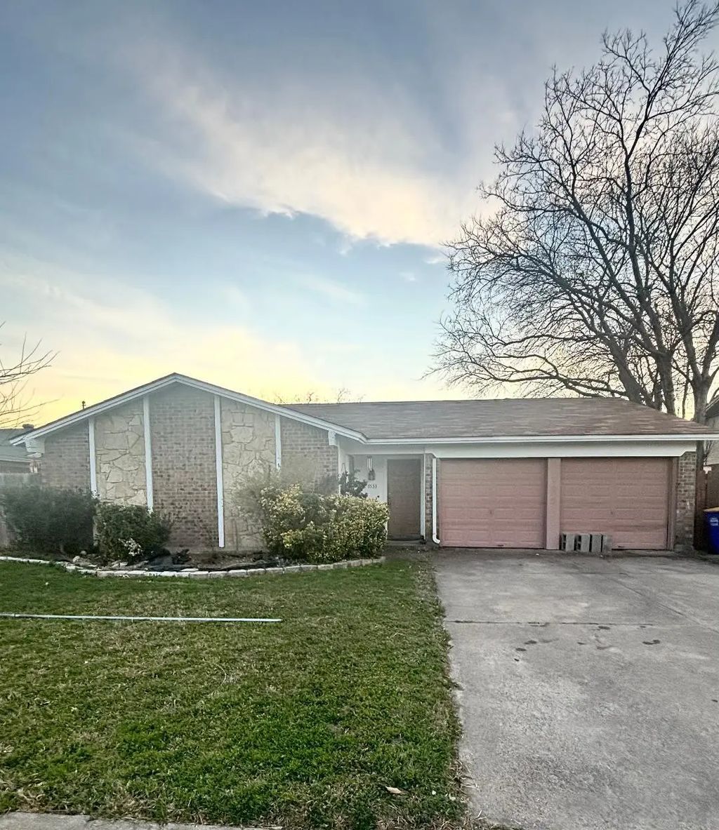 7533 Meadowlark Lane N, Watauga