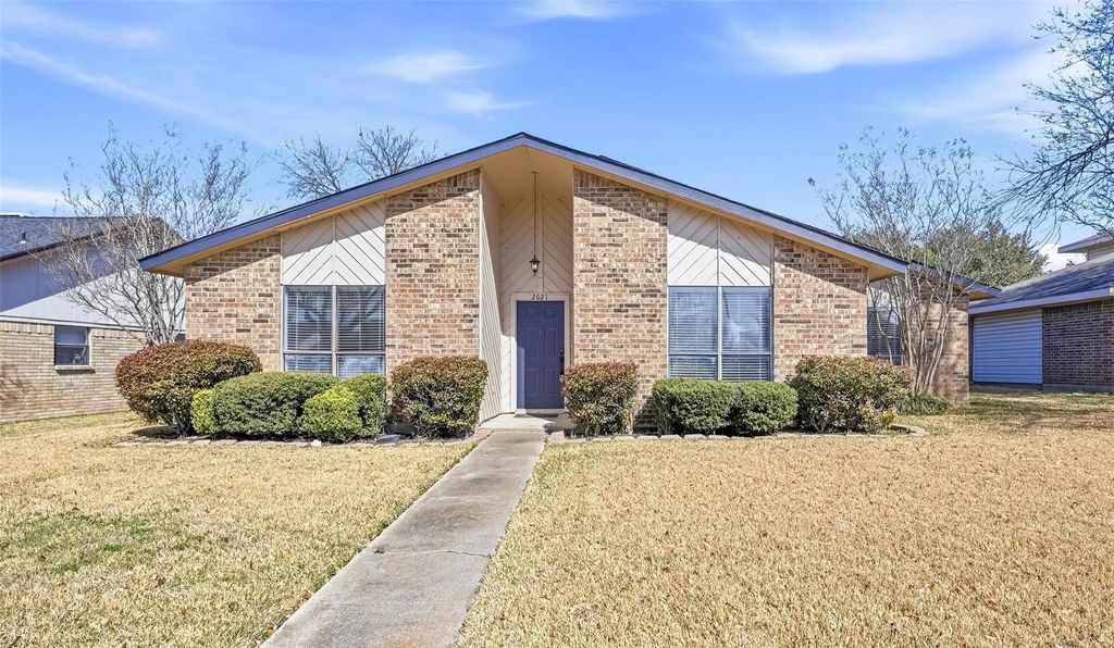 2621 Summertree Drive, Carrollton