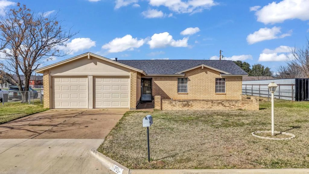 1701 12th Street, Mineral Wells