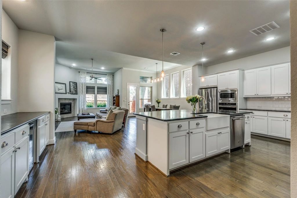 10565 Plumwood Parkway, Dallas