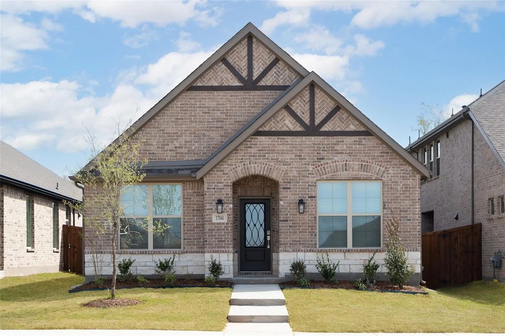 17044 Mimbre Drive, Justin