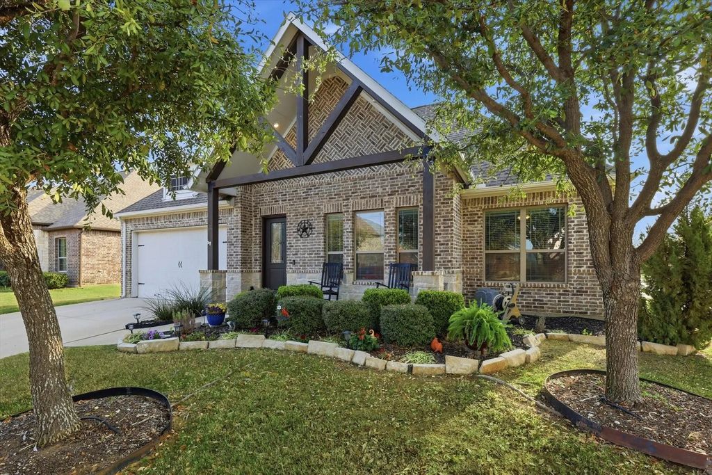 5505 Thistle Hill, Denton