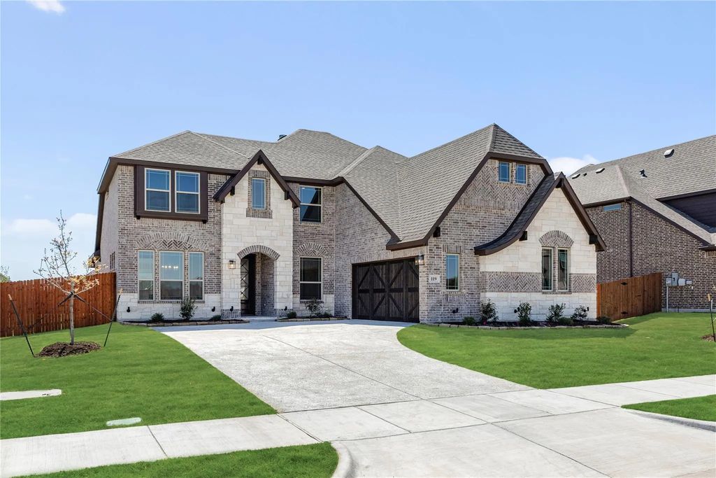 119 Tetrad Circle, Waxahachie